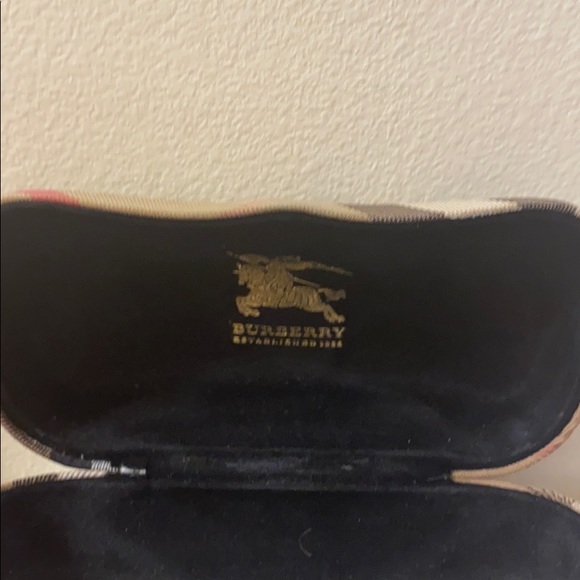 🌟AUTHENTIC 🔥Burberry Sunglasses with Case FIRM - Picture 3 of 11